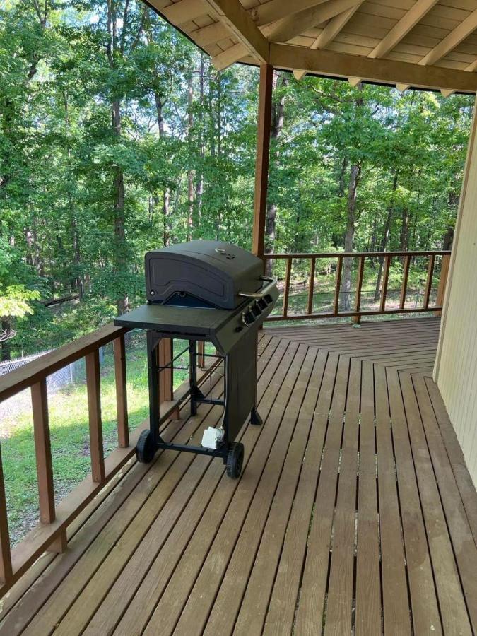 Resort Home On Half A Wooded Acres Sleeps Up To 14 Firepit For Smores Χοτ Σπρινγκς Εξωτερικό φωτογραφία